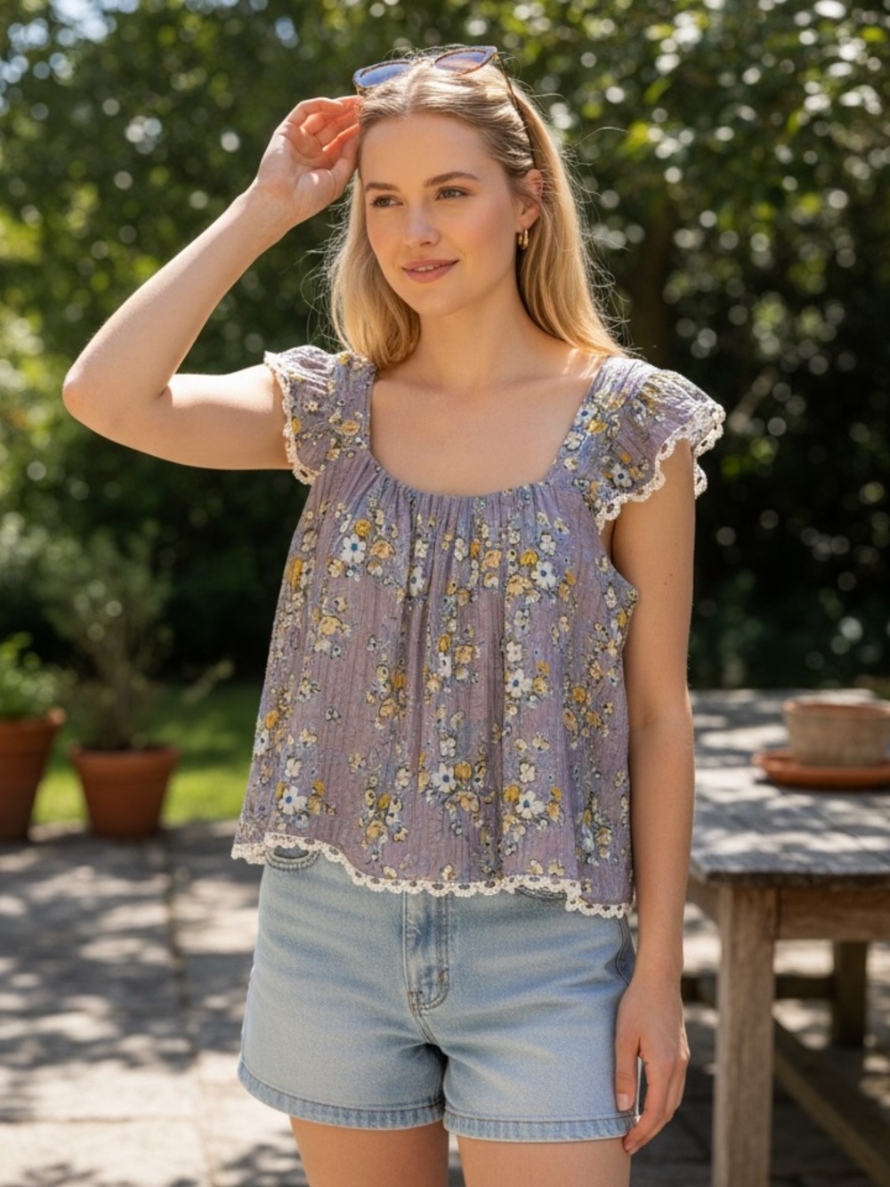 Carly Jean Los Angeles Floral Sleeveless Top Women’s Large Gray Ruffle Boho